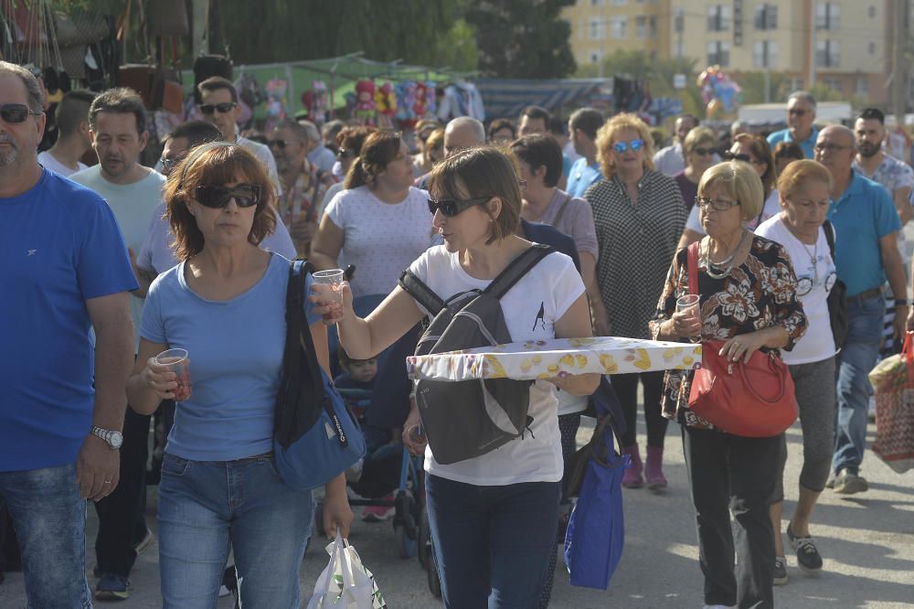 La romería de San Crispín recorre hoy las calles de El Toscar hasta su ermita.