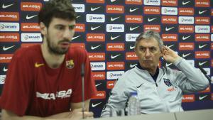 Ante Tomic y Svetislav Pesic, en la sala de prensa del Palau