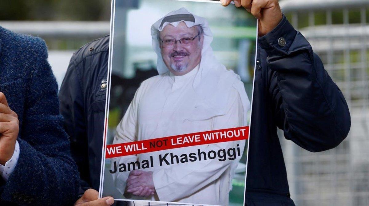 zentauroepp45359692 file photo  a demonstrator holds picture of saudi journalist181007111543