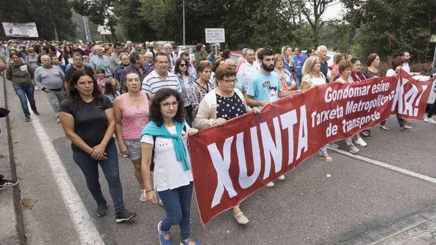 Un momento de la manifestación de ayer por Gondomar. // Cristina Graña