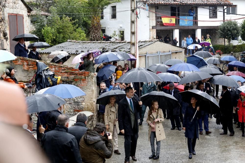 Así fue la visita real a Asiegu, Pueblo Ejemplar