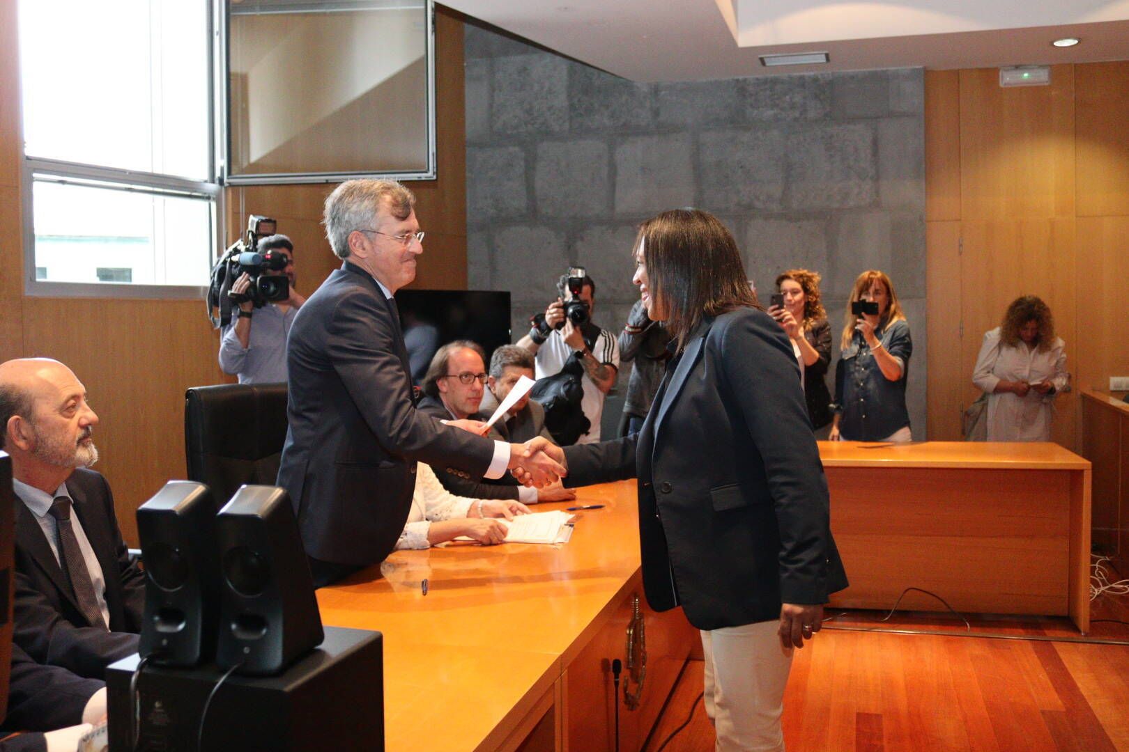 EN IMÁGENES: Así fue la recogida de las actas de los diputados asturianos ante la Junta Electoral Provincial