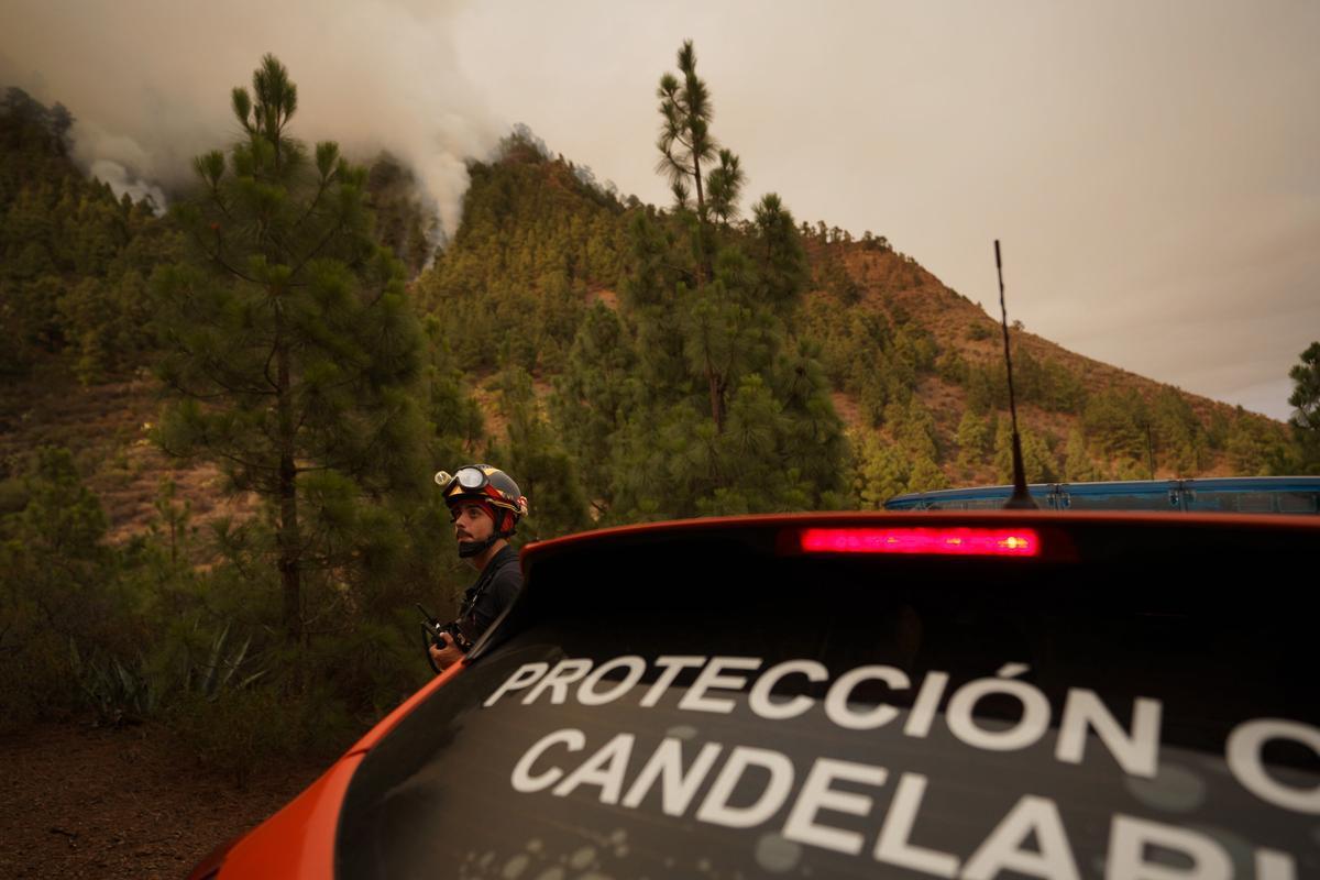 El incendio forestal de Tenerife, sin control