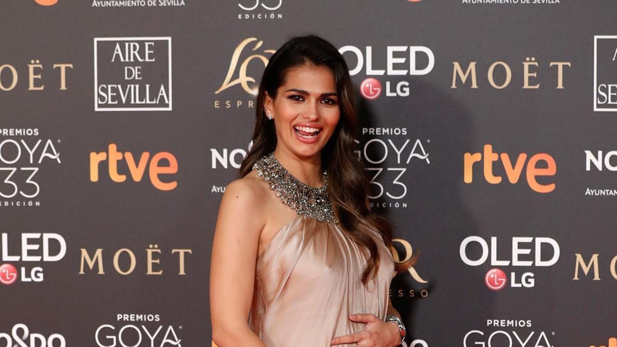 Sara Sálamo pasea embarazo por la alfombra roja de los Goya 2019