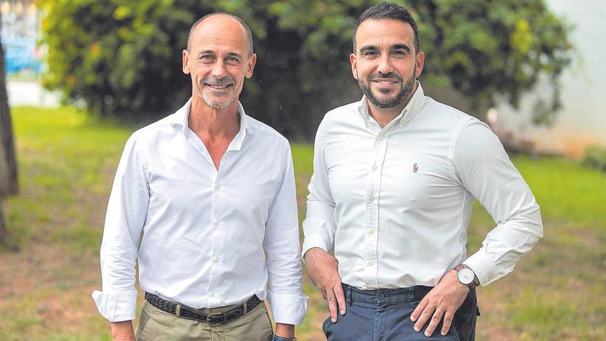 Sebastián Oliver, gerente de Diario de Mallorca, y Ferran Hidalgo, responsable de Patrocinios y Relaciones Externas de Estrella Damm  en Baleares.