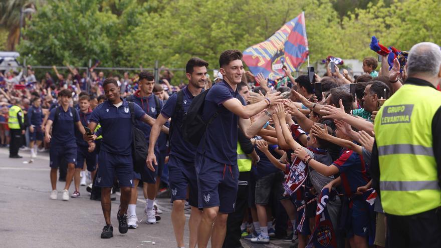 Así fue la emocionante recepción al Levante UD