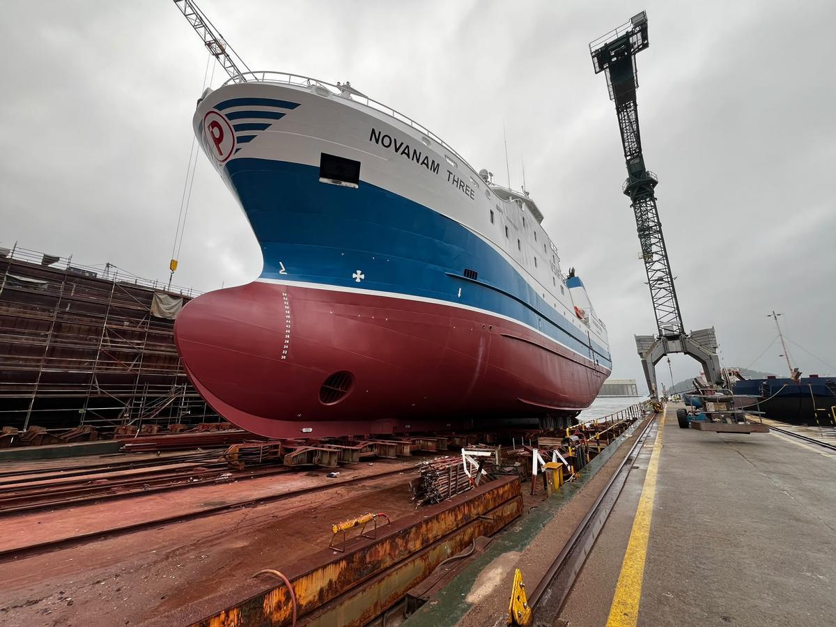 El «Novanam Three», en las instalaciones de Armón en Vigo.