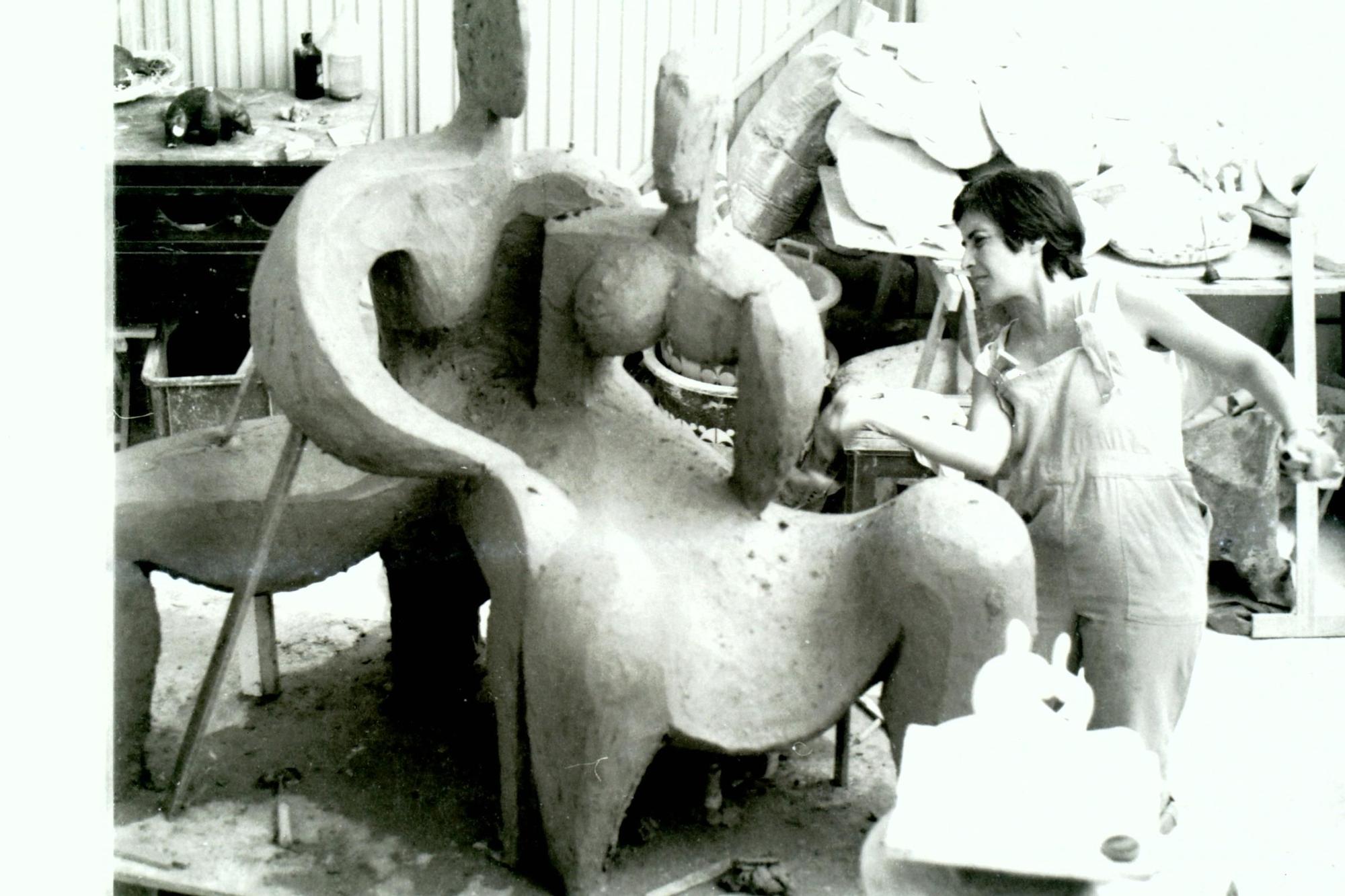 Laveron, en los años 70, en su taller de Churriana.