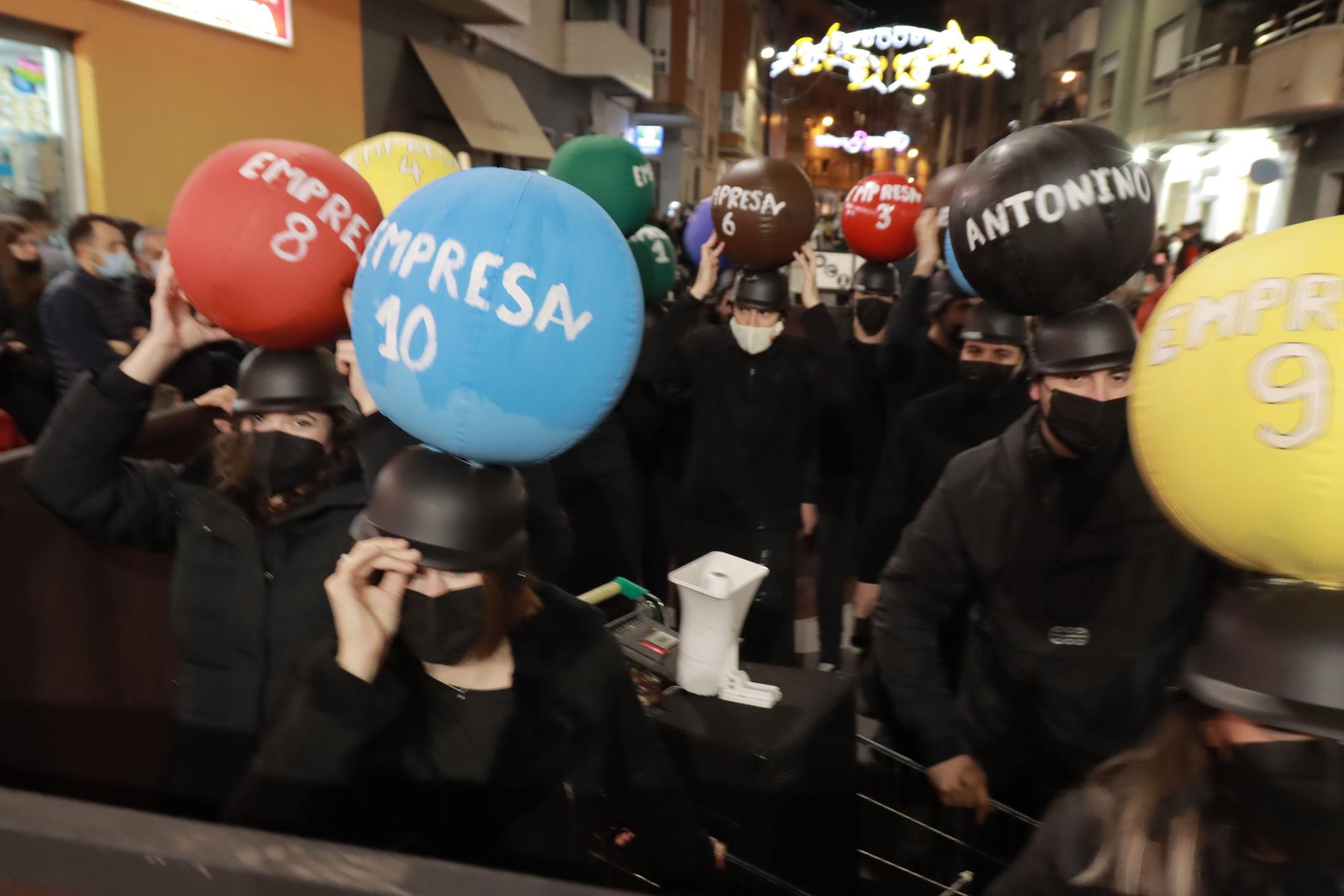 Búscate en la Cabalgata del Ninot de Burriana