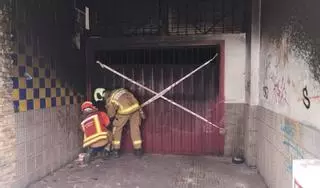 Clausuran el garaje quemado para garantizar la seguridad vecinal