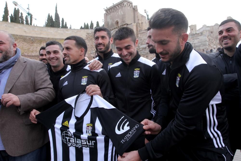 Presentación del logo del Teatro Romano como patrocinador del FC Cartagena