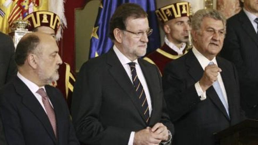 La campaña se cuela en el acto del Día de la Constitución