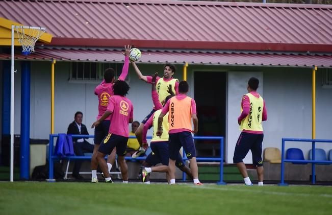 Entrenamiento UD LAS PALMAS en Barranco Seco ...