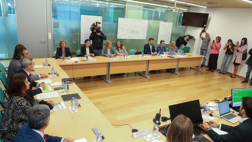 La coordinación entre los tres aeropuertos gallegos, lejos del consenso tras un año de trabajo