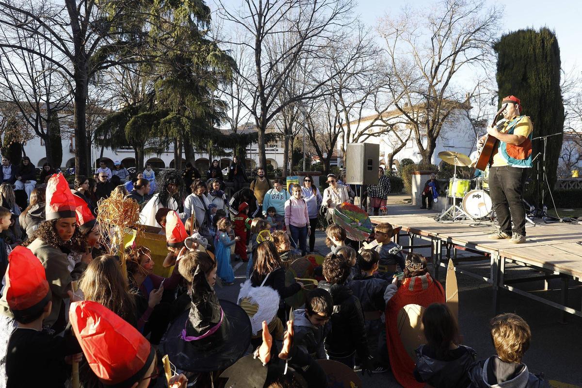Imatges dels carnavals a barris de Girona