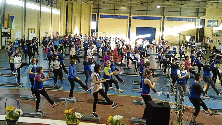 En marcha el Circuito Deporte y Mujer con la participación de 200 personas en Torrejoncillo