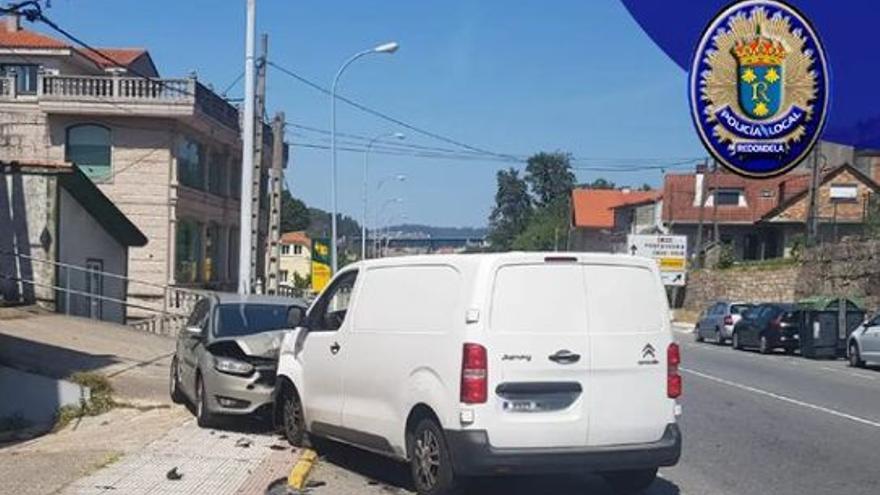 El vehículo impactó contra un coche que se encontraba estacionado