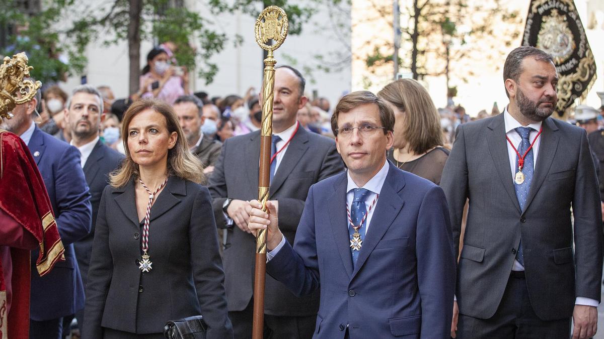 José Luis Martínez Almeida, durante una procesión esta Semana Santa.