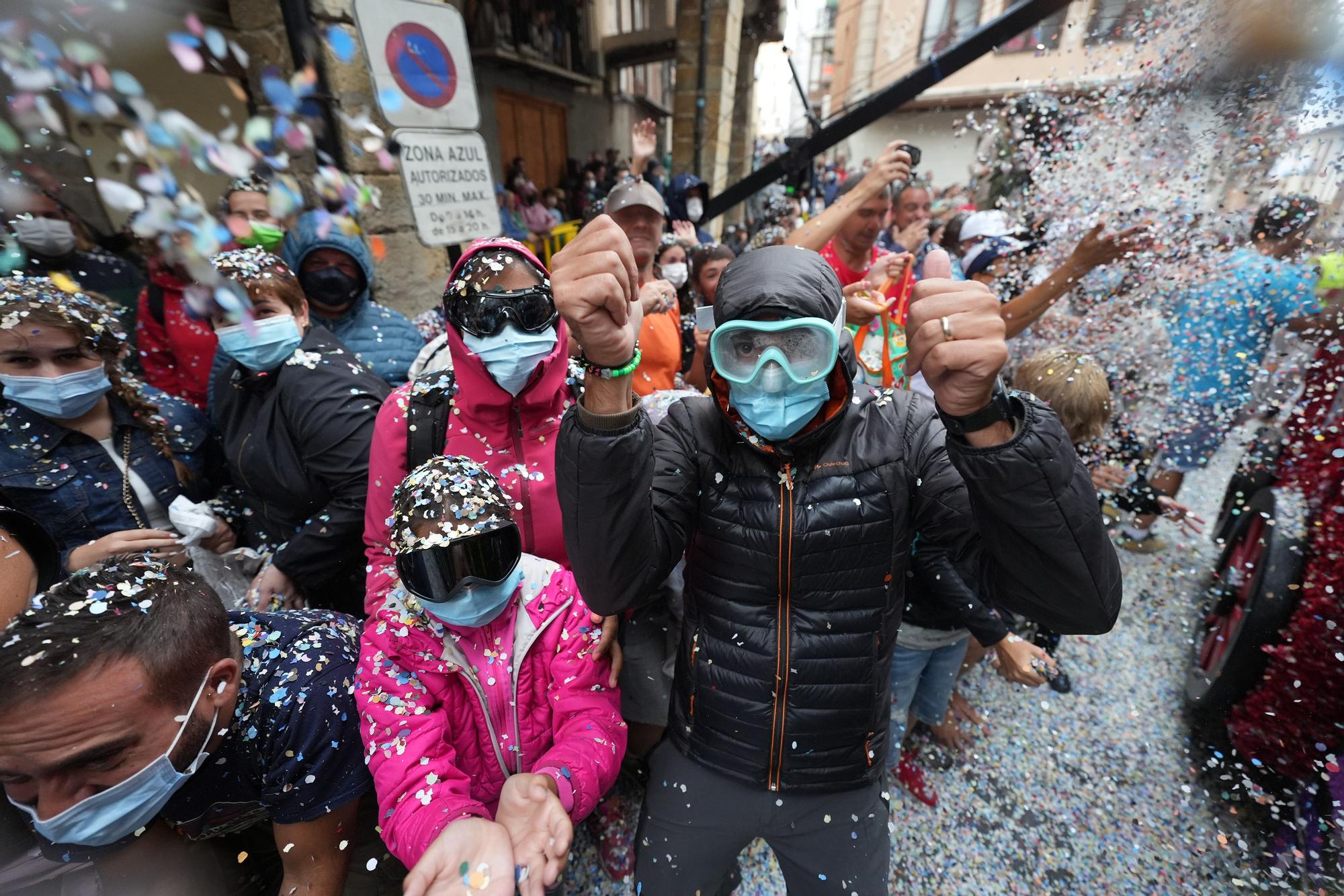 Búscate en el desfile de carrozas y disfraces de l'Anunci de Morella