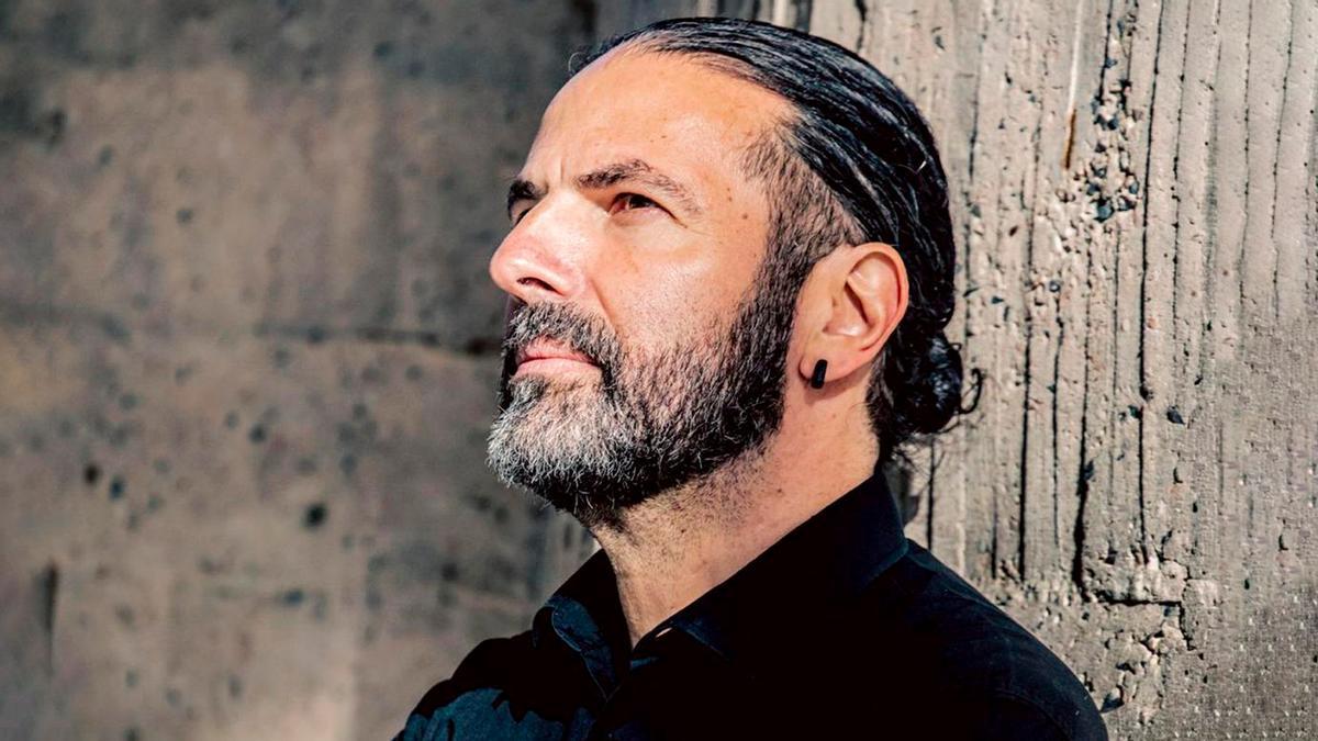 El físico teóricoy profesor de la USC José Edelstein.