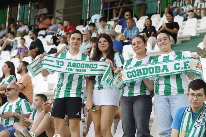 Córdoba CF-Albacete: la afición blanquiverde en El Arcángel
