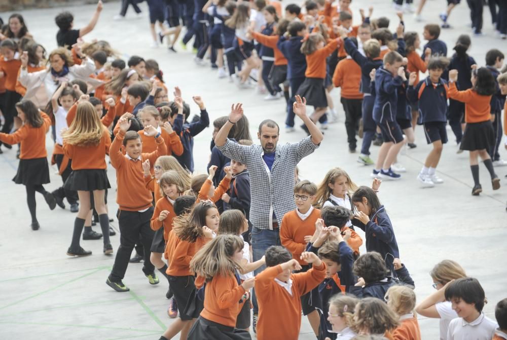 Muiñeira con 450 alumnos del colegio Franciscanas