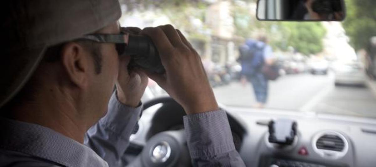 Un detective privado, en una jornada de trabajo.