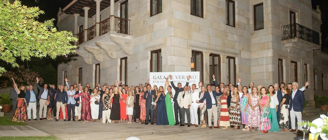 Los asistentes al evento celebraron el éxito de la iniciativa.