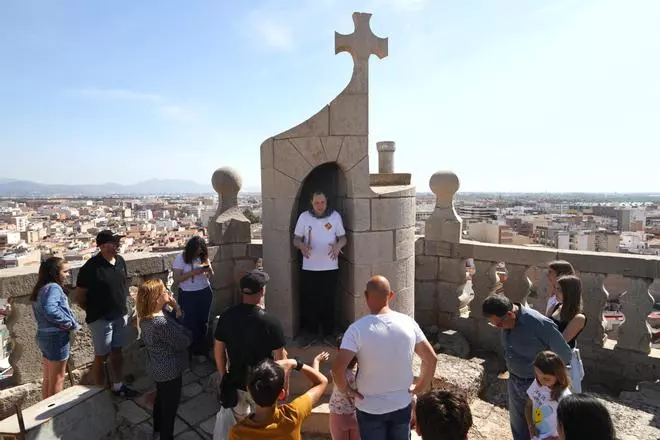 Galería de fotos de la 'pujada al campanar' en las fiestas de Vila-real