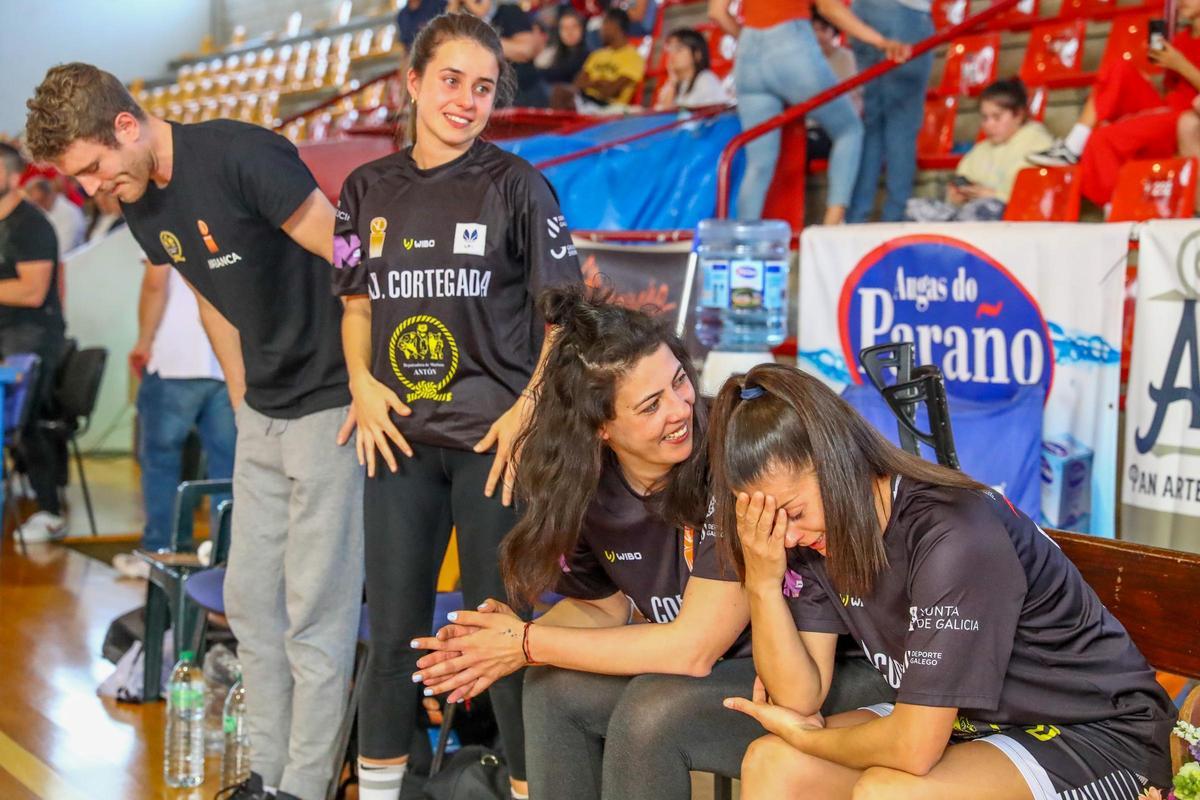 Las imágenes de la emotiva despedida del baloncesto de Sara Gómez