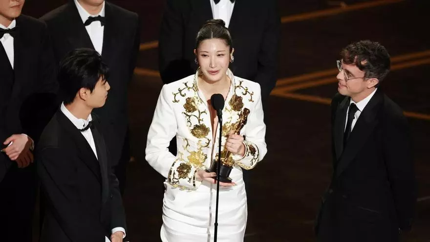 Los autores de 'Golden' recogen el Oscar a mejor canción original