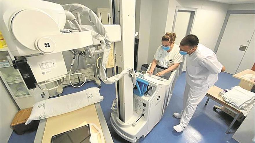 El hospital incorpora un dispositivo de radiodiagnóstico móvil para el covid