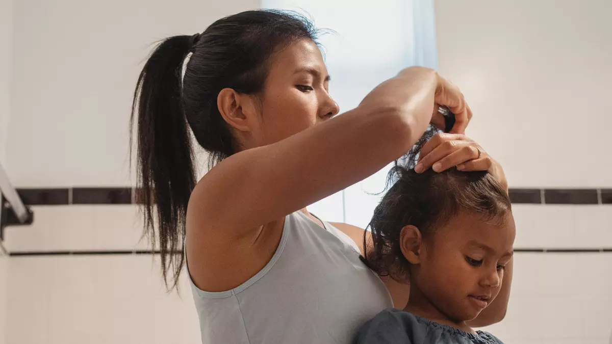 Cinco peinados fáciles de niña para las comidas y cenas de Navidad