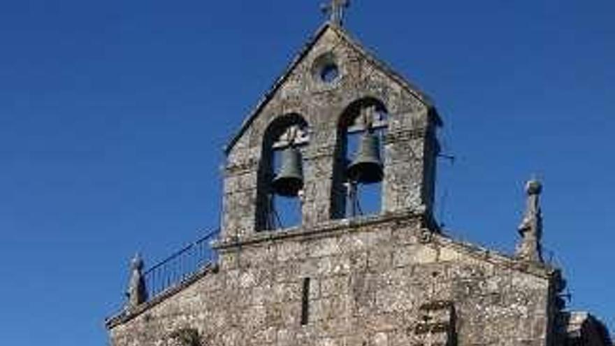 Cementerio e iglesia de Santa Comba.