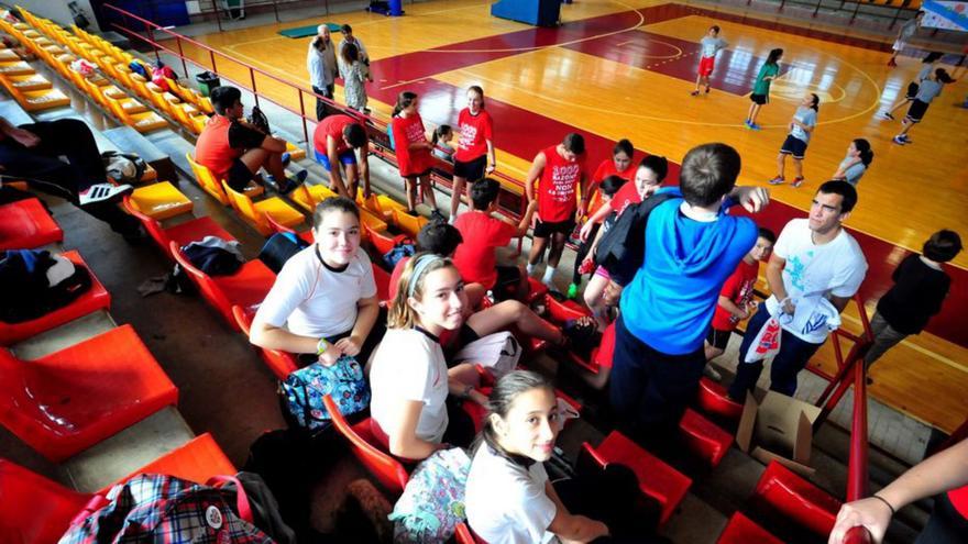 El «Panos Brancos contra a droga» reúne a 200 jóvenes atletas de Arousa e Italia