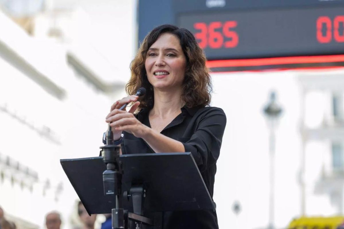 Isabel Díaz Ayuso (46 años): Voy al gimnasio a las 8 de la mañana para entrenamientos de fuerza. Antes corría 10 kilómetros diarios mientras repasaba los discursos