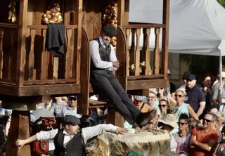 Las peñas de Valdesoto se rebelan tras las sanciones a varias carrozas