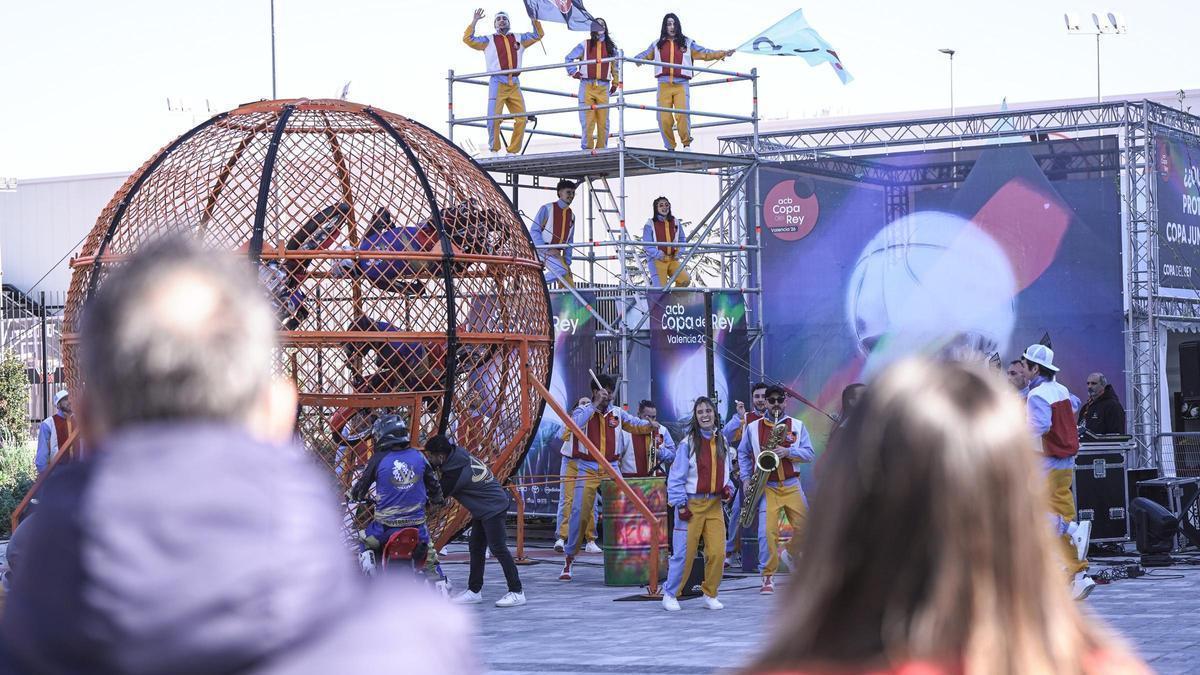 La Fan Zone en el Roig Arena ya está en marcha.