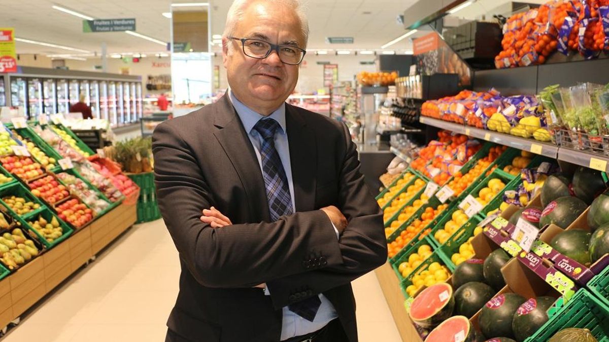 José Juan Fornés, director general de Masymas, en uno de los supermercados de la empresa.
