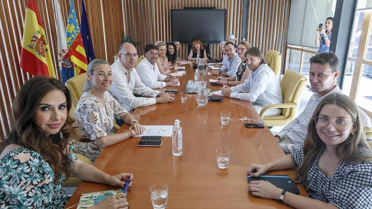 Reunión de la Junta de Gobierno Local del Ayuntamiento de Alicante.