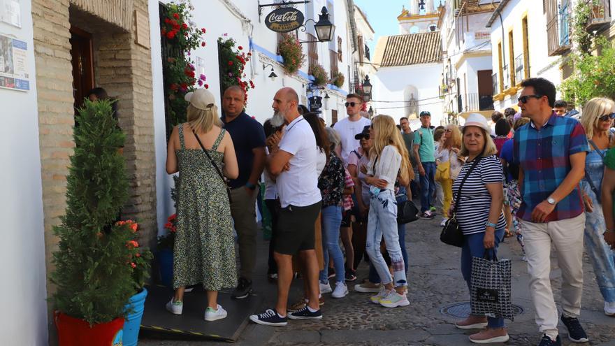 La pregunta electoral: ¿Cómo se puede mejorar la fiesta de los patios sin descuidar la declaración de la Unesco?