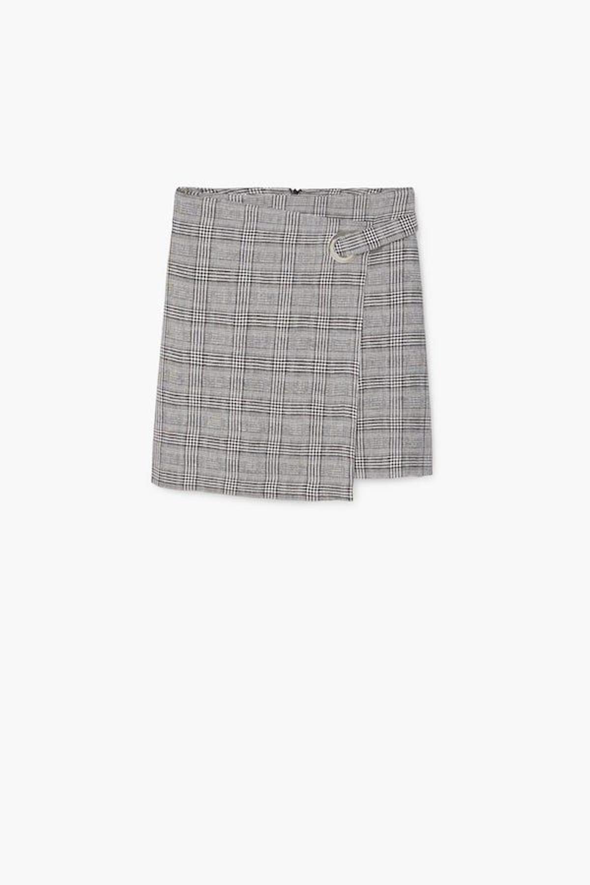 'Working' en verano: Minifalda cruzada, de Mango, 25,99 euros