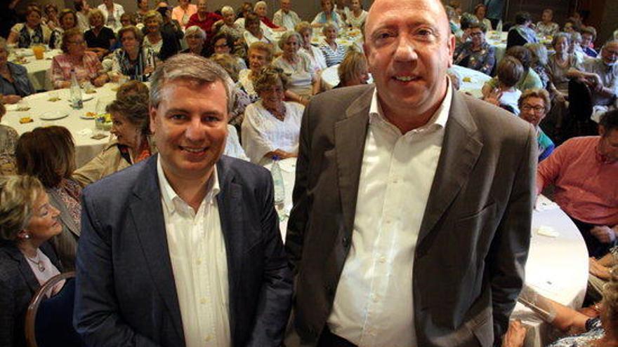 Jordi Xuclà amb el candidat al senat Joan Bagué.