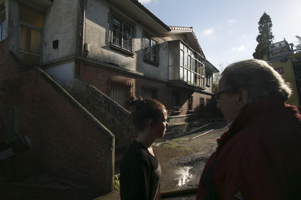 Incendio en un caserón de Jardín de Cantos, en Avilés