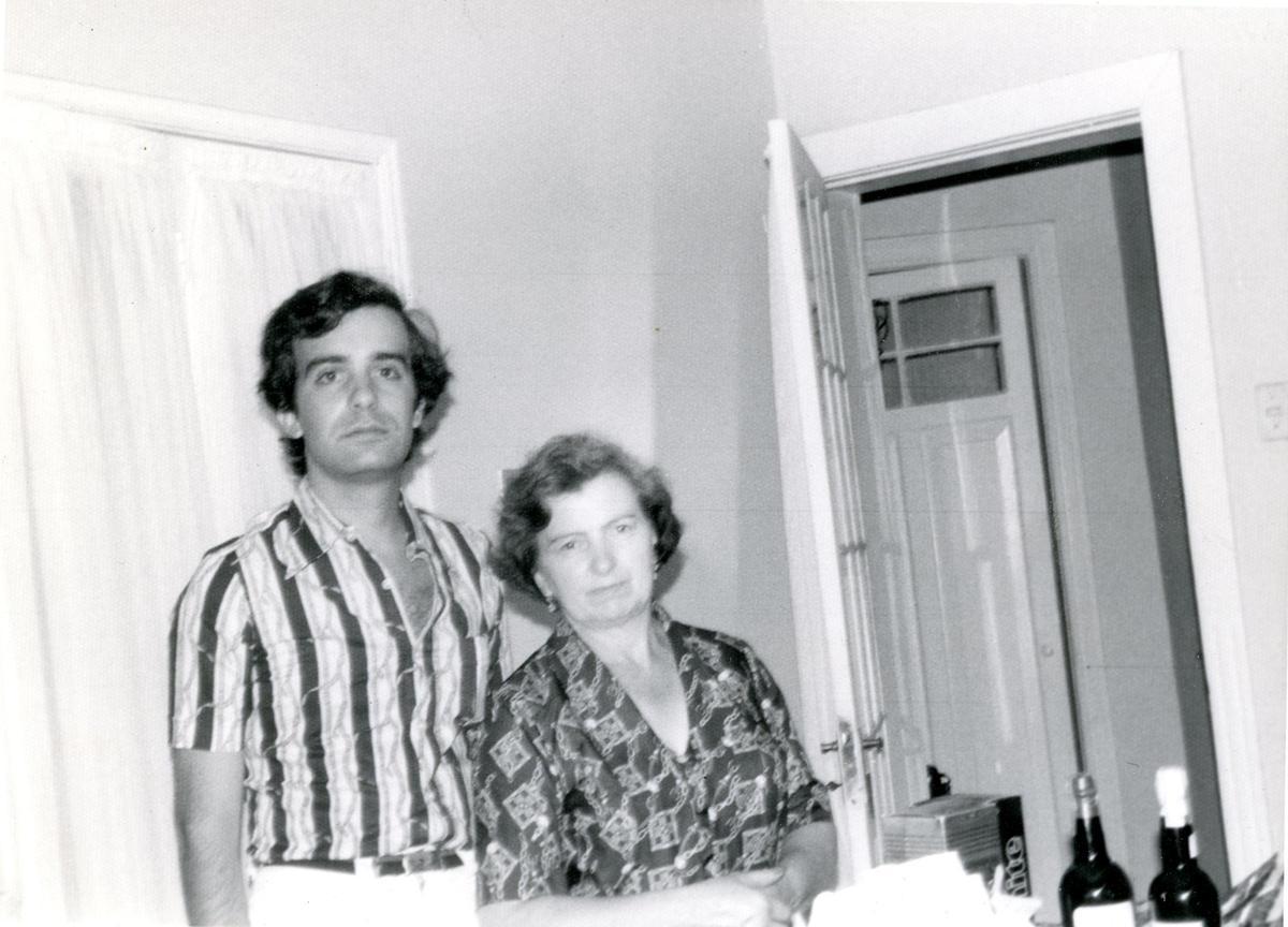 Manuel Corrada, con su madre Belarmina.