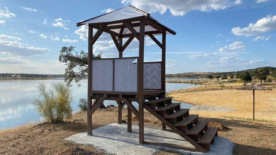 Torre de vigilancia en la playa de La Colada, en el término municipal de El Viso.