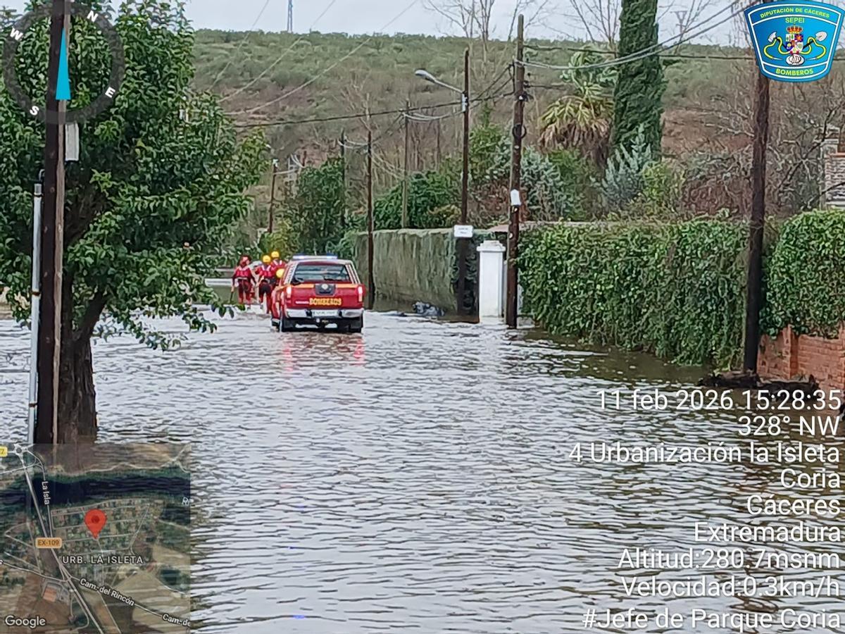 Fotogalería | Nuevo desalojo en La Isleta por la crecida del Alagón en Coria Fotogalería | Nuevo desalojo en La Isleta por la crecida del Alagón en Coria