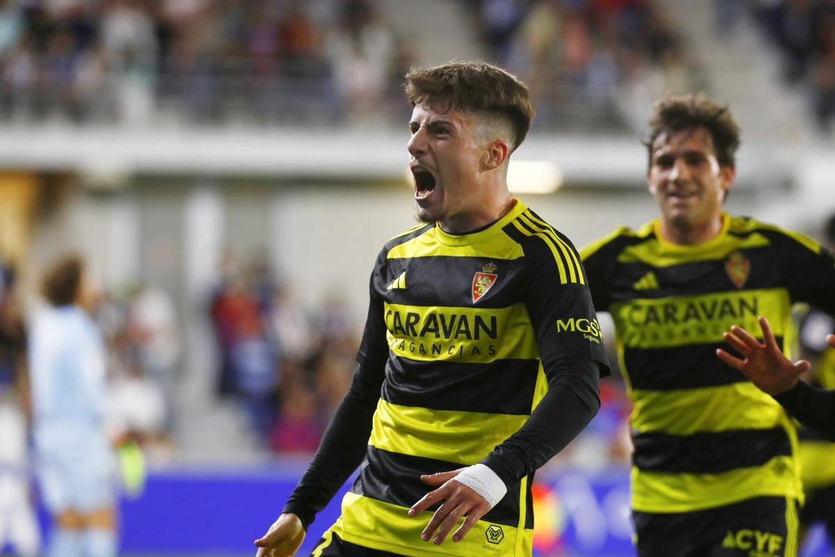 Adrián Liso celebra su gol en El Alcoraz.