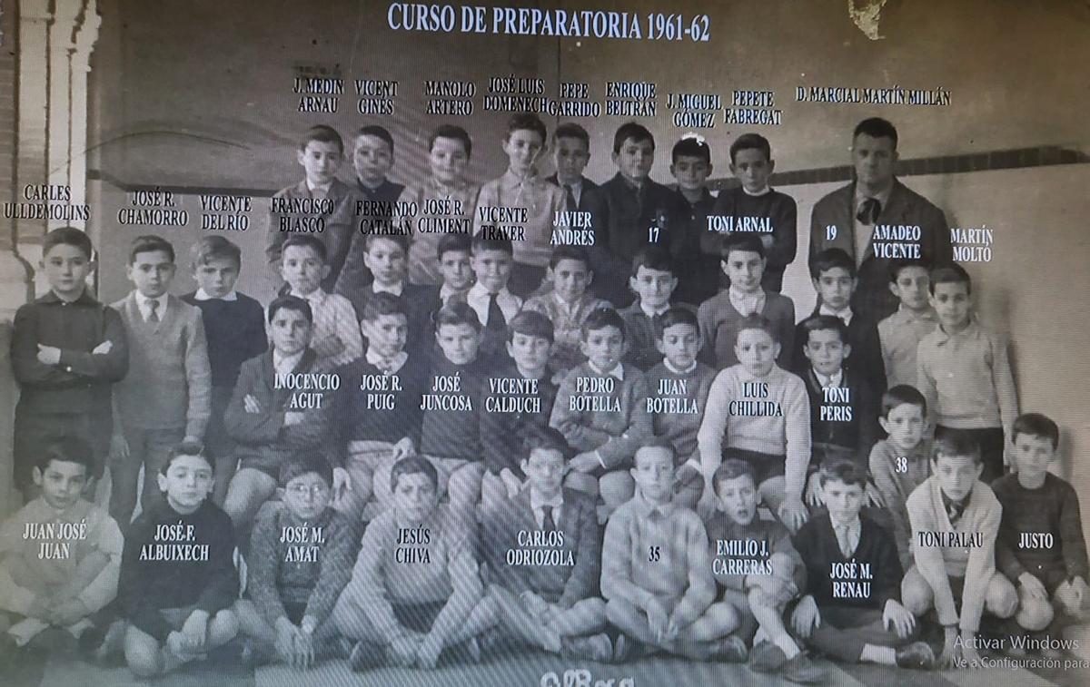 Los alumnos del curso de Preparatoria de 1961-62 antes de empezar el Bachillerato el siguiente curso.