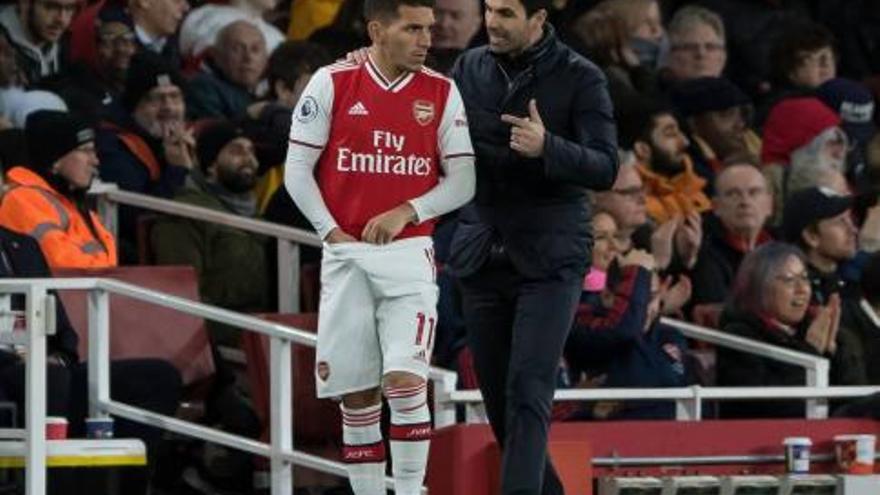 Lucas Torreira, en un partido con el Arsenal.